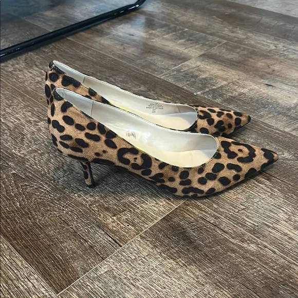 Marc Fisher Cheetah Pumps - Picture 2 of 5
